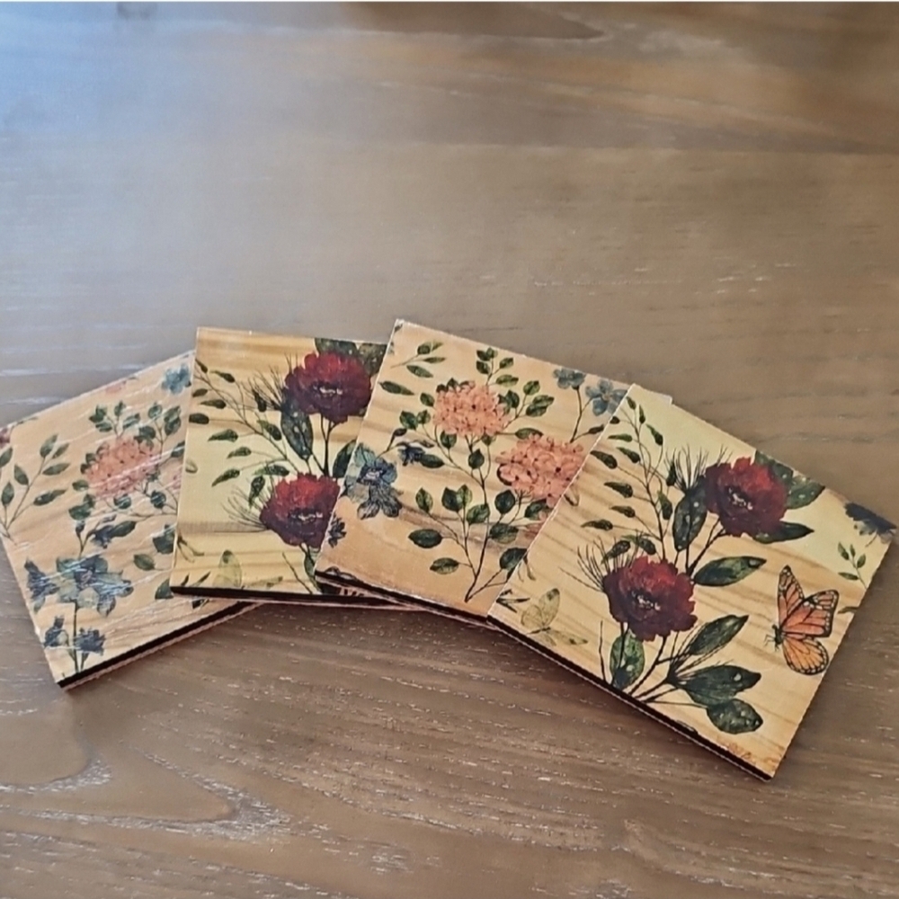 Hanfmade Olive wood Floral Wooden Coasters Set